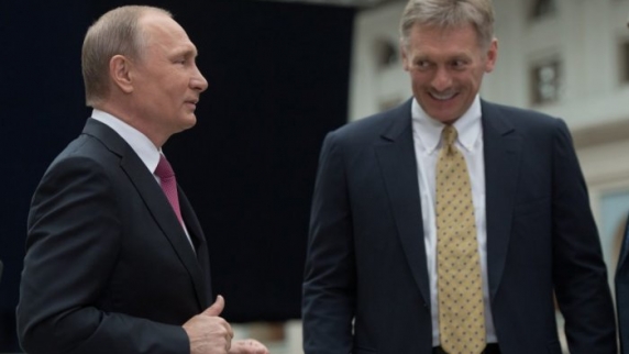 Песков рассказал, что с Путиным "безумно тяжело" <b>спор</b>ить