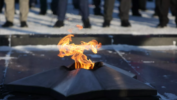 В Тюменской области задержали подростков, затушивших Вечный огонь