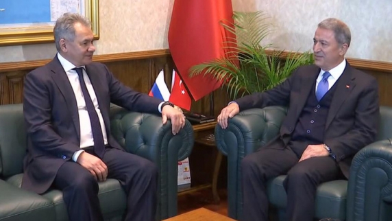 Министры обороны России и Турции обсудили ситуацию в Сирии и военное сотрудничество