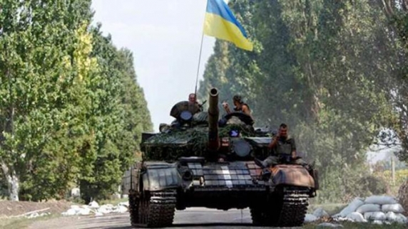 Украинские силовики <b>обстрел</b>яли автомобили ОБСЕ и МЧС ДНР