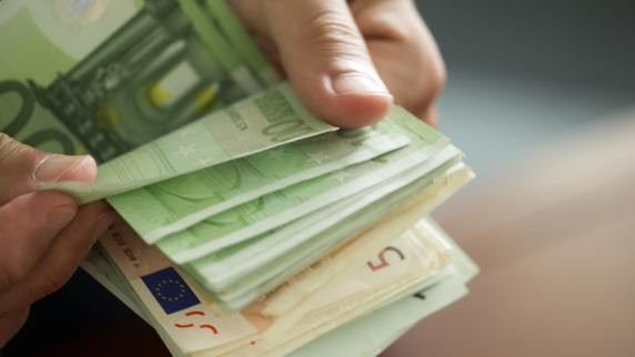Курс евро на Мосбирже поднялся выше 89 рублей