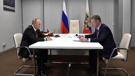 Меры поддержки российского экспорта обсудил Владимир Путин с вице-премьером Дмитрием Козак...