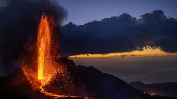 <b>Вулкан</b> на испанском острове Пальма прекратил извергаться спустя более чем три месяц...