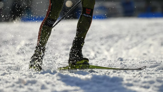 Экс-лыжник Легков пробежал финальный этап «<b>Тур де Ски</b>» быстрее профессионалов