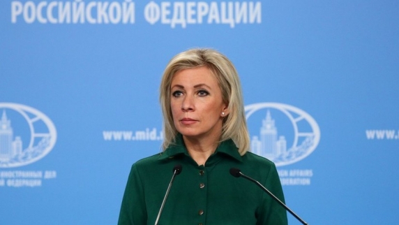 Захарова назвала диктатурой либерализма требования США блокировать работу российских <b>СМ...