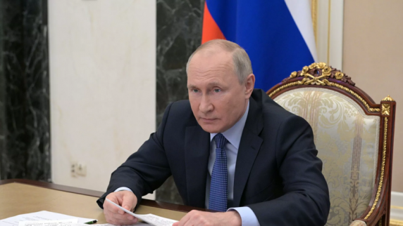 Путин поручил Мишустину обратить особое внимание на ситуацию на Курилах