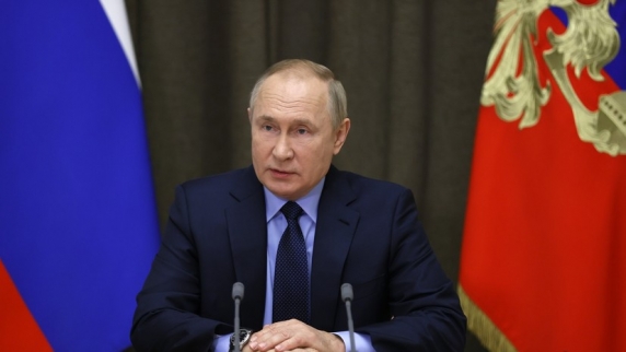 Путин обсудил с главой <b>ЦРУ</b> отношения России и США