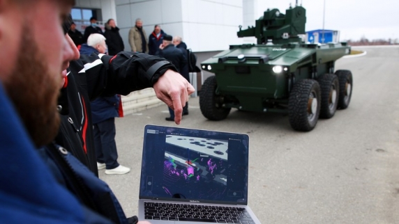РИА Новости: в России испытали автономную группу ударных <b>робот</b>ов
