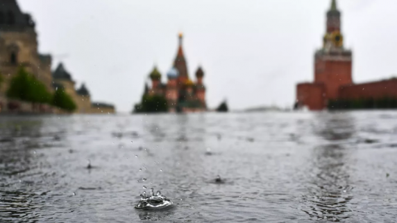 Синоптик Ганьшин спрогнозировал прохладные выходные с дождями в Москве