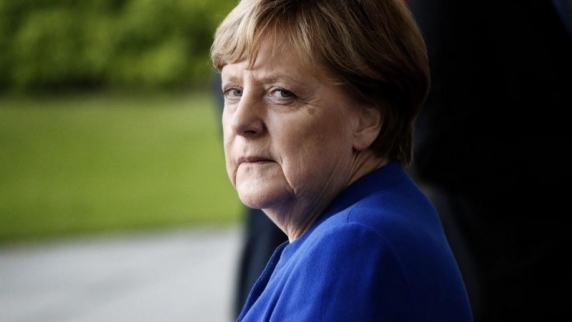 На сессии Европарламента Ангела Меркель заявила о необходимости создания «настоящей Европе...