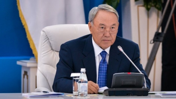 Назарбаев призвал Россию и Украину сесть за стол переговоров по Донбассу