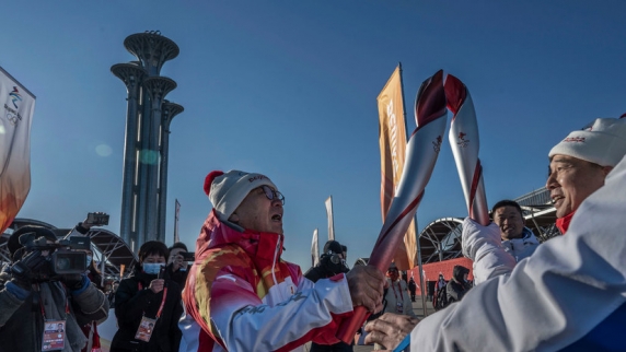 Эстафета олимпийского огня зимних Игр 2022 года стартовала в <b>Пекин</b>е
