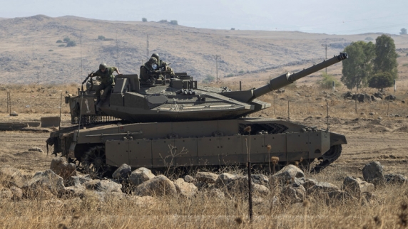 Армия Израиля заявила об обстреле со стороны Сирии, ведётся ответный огонь