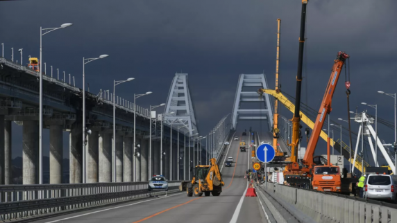 В Минтрансе сообщили о досрочном возобновлении автомобильного движения по Крымскому мосту