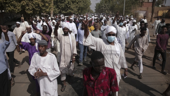 Al Arabiya: в <b>Судан</b>е освободили часть задержанных чиновников