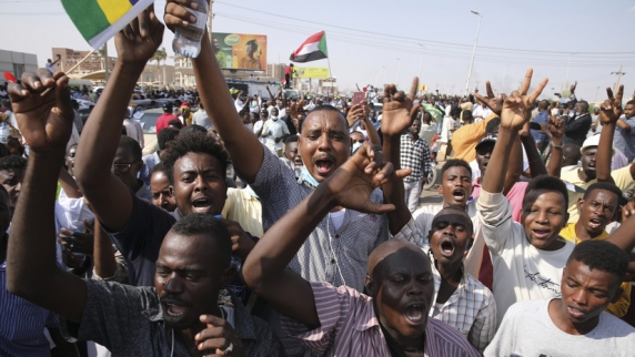 Reuters: в ходе протестов в <b>Судан</b>е погибли семь человек