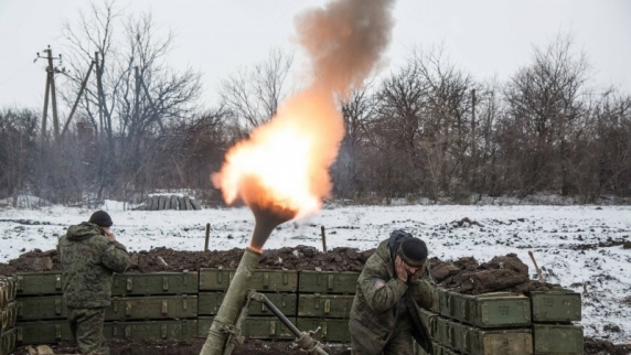 Донбасс: <b>ВСУ</b> накрыли села ЛНР огнем из артиллерии и гранатометов