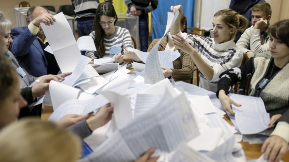 На Украине завершается подсчет голосов на <b>президент</b>ских выборах
