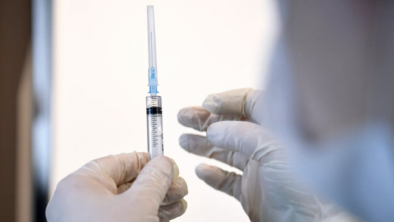 Минздрав зарегистрировал COVID-вакцину для детей 6—11 лет