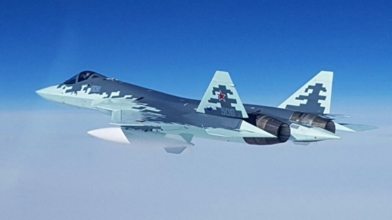 Новейшие истребители СУ-57 приняли в опытно-боевую эксплуатацию