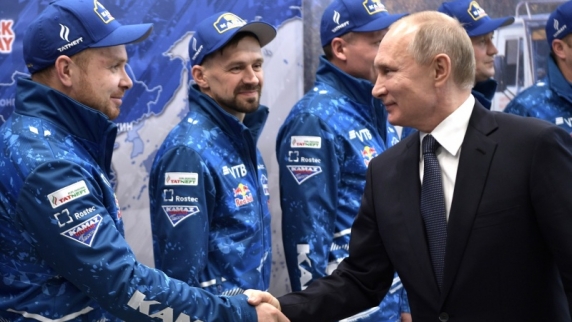 Владимир Путин встретился с командой «КАМАЗ-мастер» и поздравил с победой на ралли «Дакар»