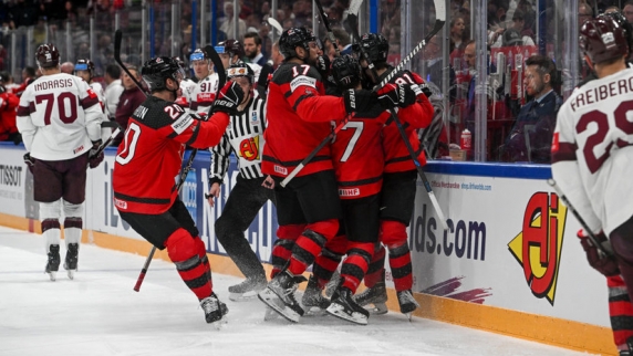 <b>Канада</b> победила Латвию и вышла в финал ЧМ 2023 года по хоккею