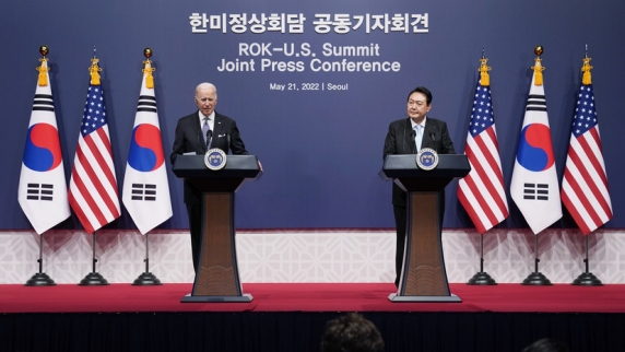 Президенты США и Южной Кореи высказались за расширение оборонного сотрудничества