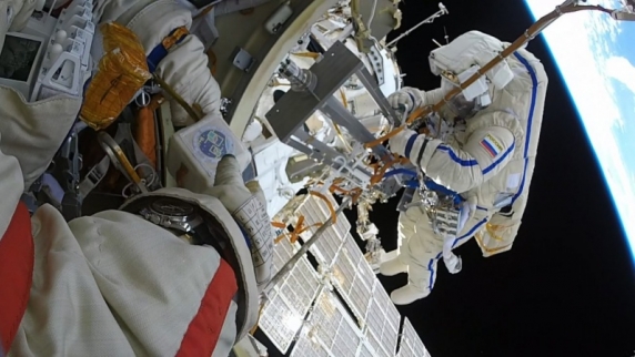 Уникальная операция в открытом космосе продолжалась почти восемь часов