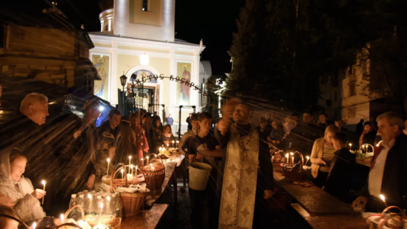 <b>МВД</b>: более 12 тысяч богослужений и крестных ходов прошли в России в пасхальную ночь