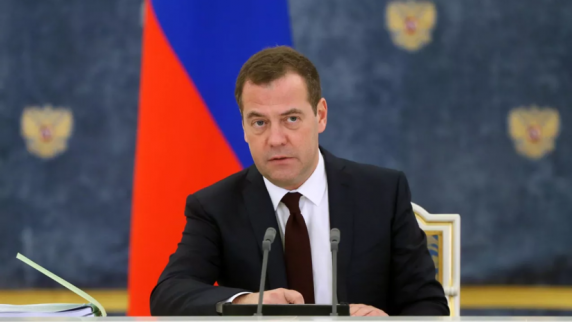 Медведев заявил, что в России хорошо изучили вражеское <b>оружие</b>
