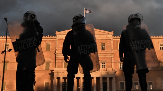 Возле офиса греческой нефтяной компании в Афинах произошёл взрыв
