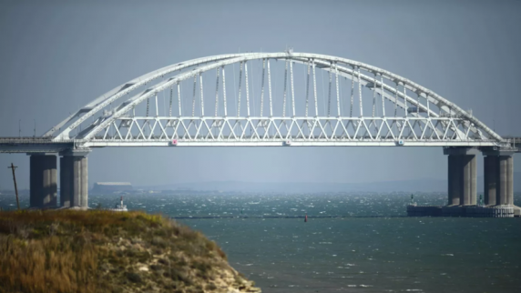 Хуснуллин: на левой части <b>Крым</b>ского моста завершена установка третьего пролёта