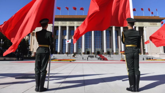 Глава МИД Китая: Пекин не будет безучастным наблюдателем конфликта на Украине