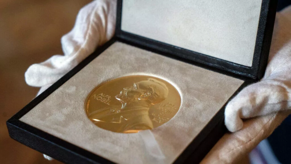 <b>Нобелевская премия</b> по химии присуждена «за открытие и синтез квантовых точек»