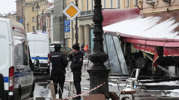 Минздрав: число пострадавших при взрыве в кафе в Петербурге возросло до 40