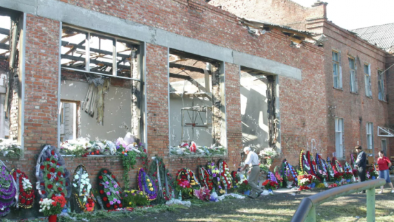 Представительство Северной Осетии почтило память жертв теракта в школе №1 в Беслане