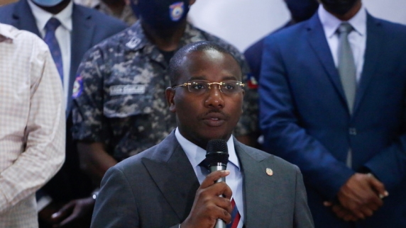 На <b>Гаити</b> председатель Сената провозглашён временным президентом