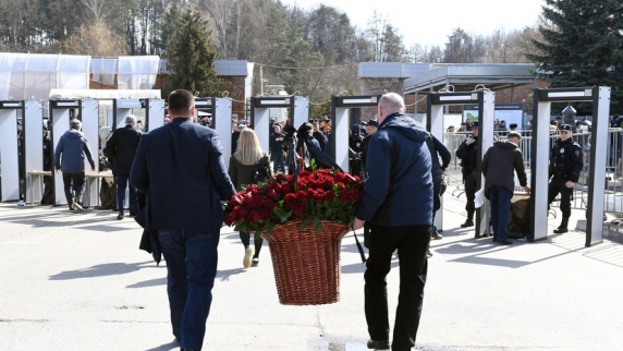 Военкора Владлена Татарского похоронили на Троекуровском кладбище в Москве