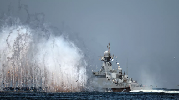 <b>Черноморский флот</b> отражает атаку в районе Сухарной балки в Севастополе