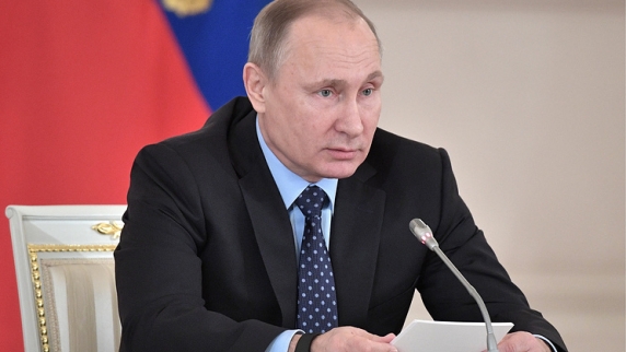 Путин внес изменения в состав комиссии по государственным наградам