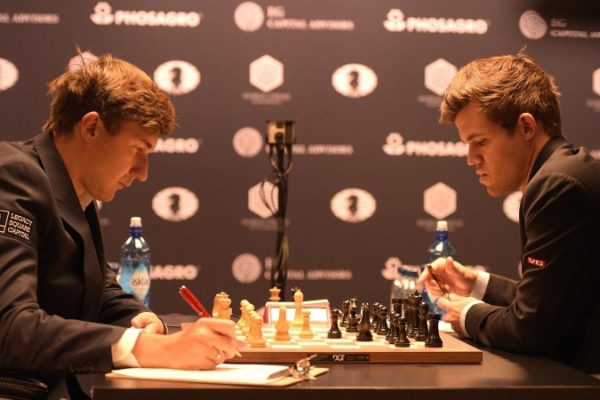Карлсен обыграл Карякина в шахматы и сохранил звание чемпиона мира