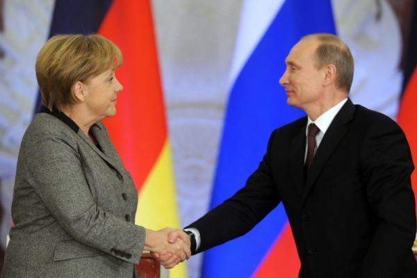 Меркель поздравила Путина с переизбранием на пост президента России