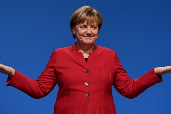 Меркель назвала США неуверенной в себе страной