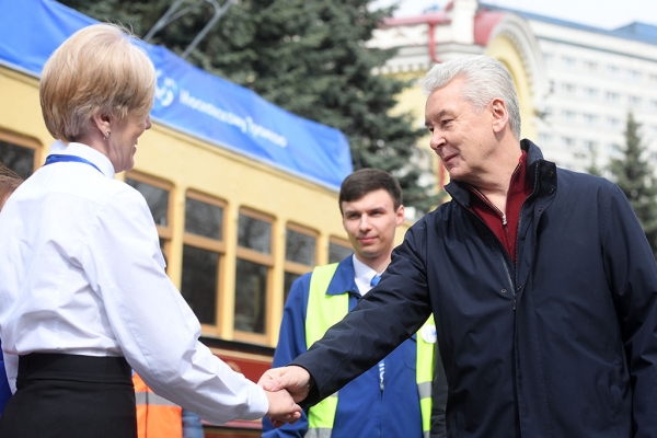 Собянин открыл парад к 120-летию запуска трамвайного движения в Москве