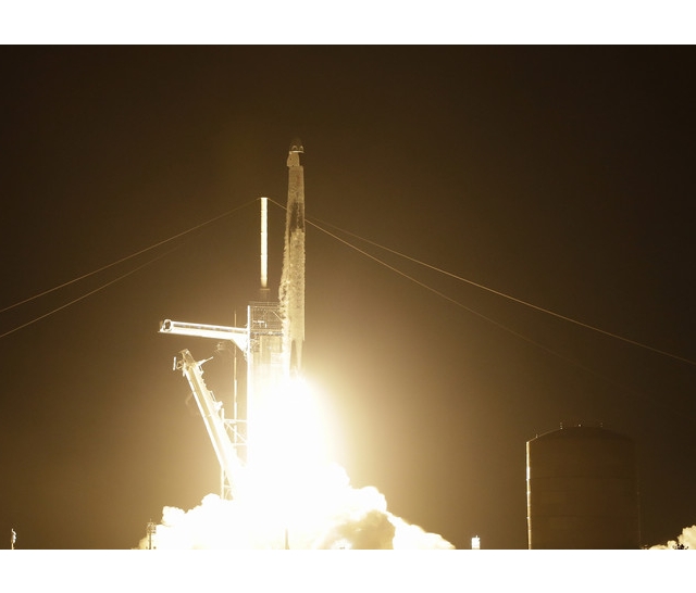 SpaceX : отстыковка Crew Dragon с экипажем от МКС состоится ...