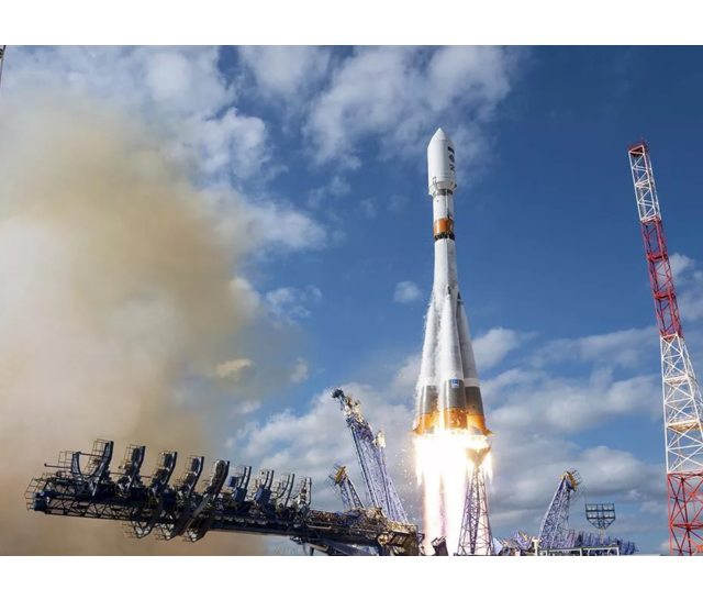 Ракета «Союз-2.1б» со спутником «Ресурс-П» стартовала с косм...