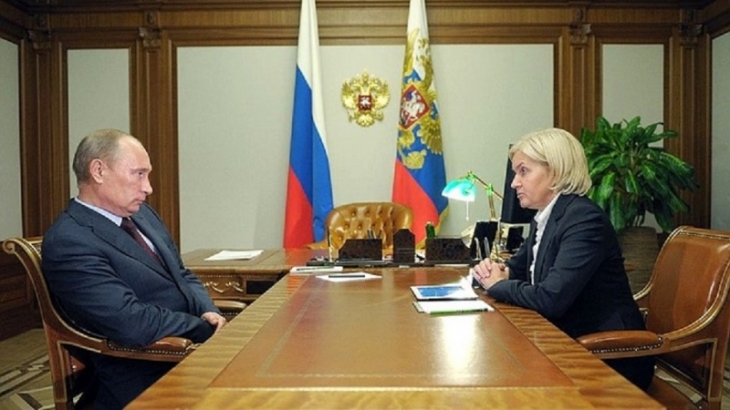 Путин напомнил о необходимости помогать семьям, которые усыновляют детей