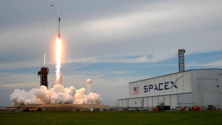 Bloomberg: Пентагон заключил контракт со SpaceX об услугах спутниковой связи на Украине