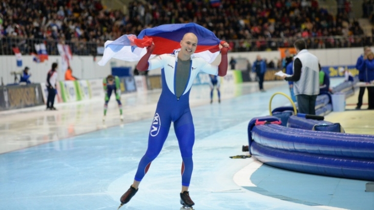 Российские спортсмены взяли золото в конькобежном спринте, скелетоне и соревнованиях саночников