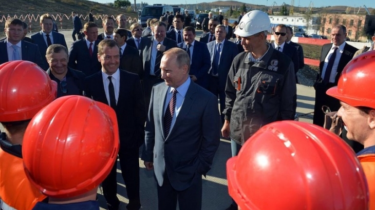 Церемонию открытия по автомобильной части Крымского моста посетит Владимир Путин